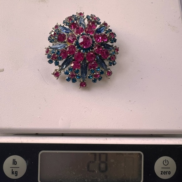 Vintage juliana Aurora Borealis Rhinestone facetted Brooch Pin Brooch - Picture 3 of 3